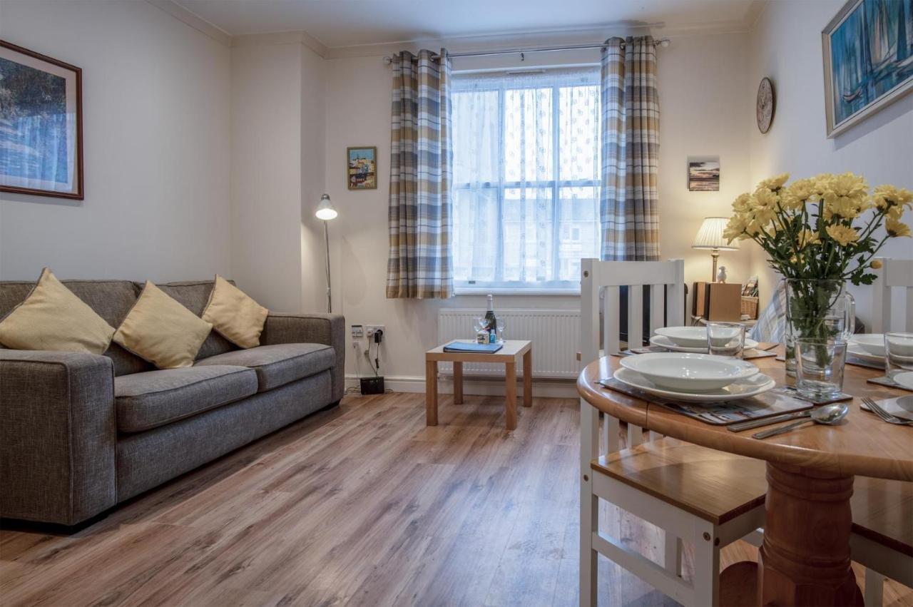 Arcadia - 1 Bedroom Apartment - Tenby Exteriör bild
